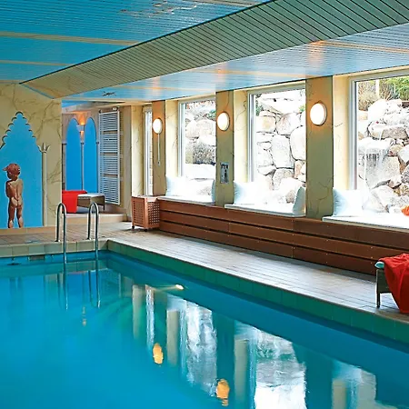 Azenberg Hotell 4*