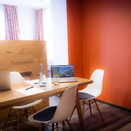 Azenberg Hotel 4*