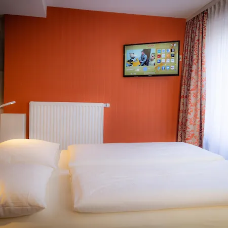 Azenberg Hotel 4*