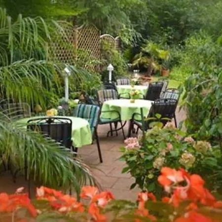 Azenberg Hotel 4*