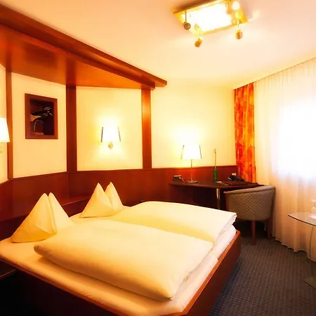 Hotel Azenberg 4*