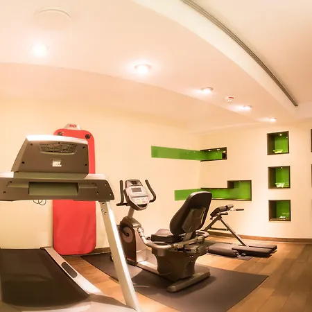 מלון Azenberg 4*